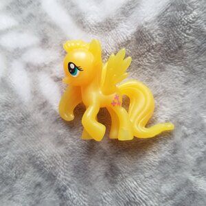 My Little Pony Figure Fluttershy Yellow Metallic Pearlescent MLP G4 Mini